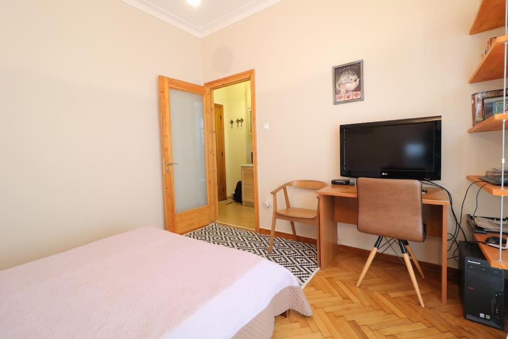 Restful Apartment - Syntagma Square Atenas Exterior foto